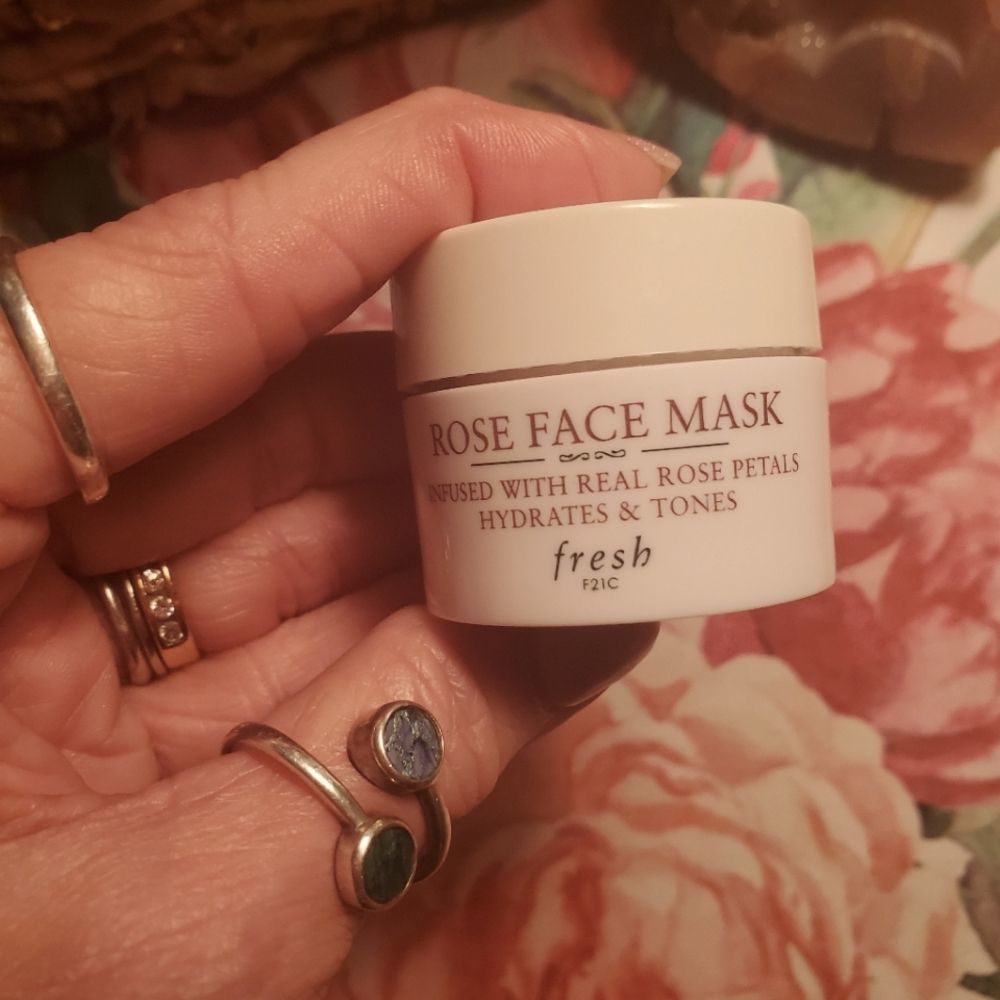 NWOB Fresh Travel Size Mini Rose Gel Face Mask